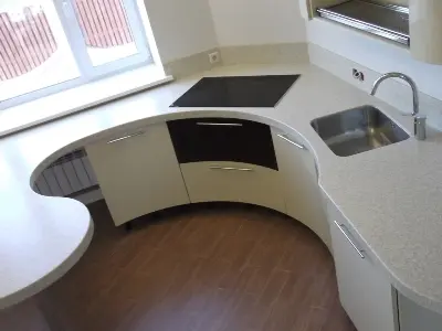 Современная столешница из искусственного камня на основе кварца